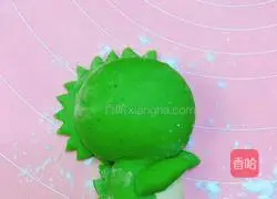 Illustration of making small dinosaur bag 17