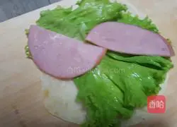 Illustration of how to make bacon burritos 9