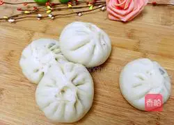 Illustration of how to make leek and egg buns 14