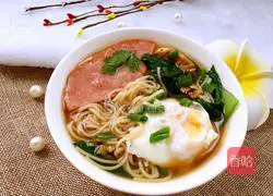 Illustration of how to make poached egg noodles 6