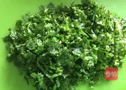 Illustration of how to make coriander stuffed dumplings 3