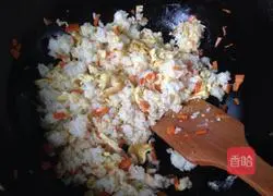 Carrot Egg Fried Rice Recipe Illustration 7