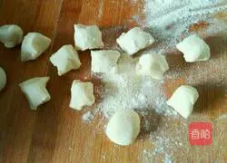 Illustration of how to make wheat ear dumplings 4