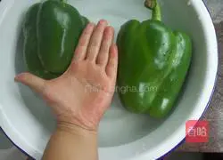 Illustration of how to make dumplings stuffed with green pepper 4