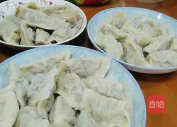 Illustration of Northeastern Beef and Celery Dumplings 6