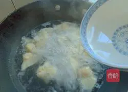 Illustration of how to make seafood wontons 11