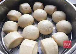 Illustration of how to make brown sugar steamed buns 1