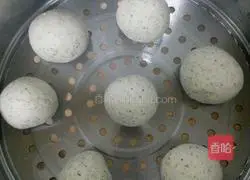 Illustration of making coarse grain steamed buns 6