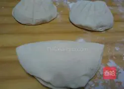 Illustration of how to make steamed shell cakes 3