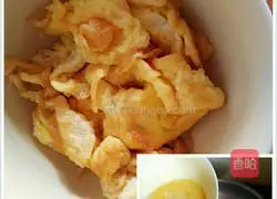 Illustration of how to make fried rice with fungus and egg 2