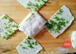 Illustration of how to make scallion pancake 8