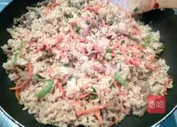 Illustration of how to make beef fried rice 8