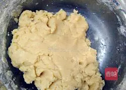 Illustration of how to make meat floss cake 5