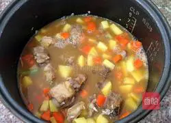 Illustration of how to make braised pork ribs with rice 12