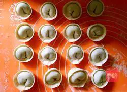 Illustration of how to make Yuanbao dumplings 15