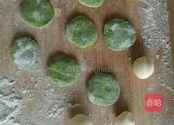 Making of Jade Cabbage Dumpling Wraps Illustration of how to do it 3