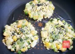 Illustration of how to make rice-flavored seasonal vegetable egg pancake 9