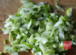 Illustration of how to make Kuaishou breakfast egg pancake 3