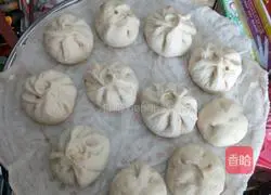 Illustration of how to make meat buns 3