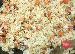 Illustration of how to make fried rice with mustard greens and bacon 15