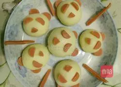 Illustration of how to make panda steamed buns 6