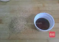 Illustration of making whole wheat pepper and sesame sesame cakes 14