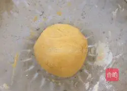 Illustration of making glutinous two-color sandwich cake 4