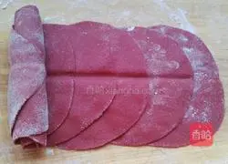 Illustration of how to make rose steamed buns (red yeast rice powder) 9