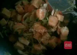 Illustration of how to make fried steamed buns with tomatoes and cabbage 7