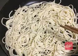 Illustration of how to make fried noodles 1