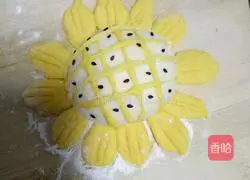 Illustration of how to make sunflower steamed buns 13