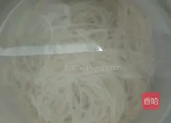 Illustration of how to make spicy noodles 3