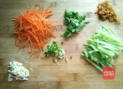 Illustration of how to make hot noodles 9