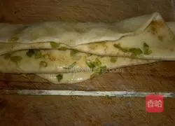 Illustration of how to make scallion pancake 6