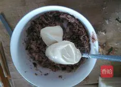 Illustration of how to make tuna fish sandwich 7