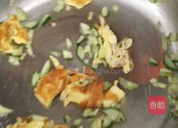 Illustration of how to make braised noodles with cucumber and eggs 4