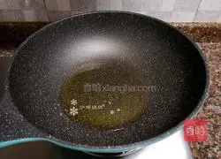 Pineapple and Shrimp Fried Rice Recipe Illustration 6