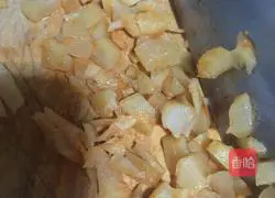 Illustration of how to make love fried noodles 2