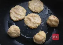 Illustration of how to make potato patties 7