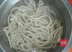 Illustration of how to make sesame sauce noodles 6