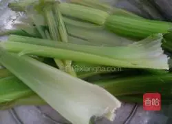 Pork and celery wonton recipe illustration 3