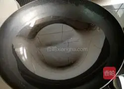 Illustration of how to make vegetarian three-silk fried noodles 11