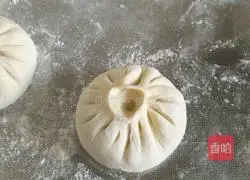 Illustration of how to make mutton and mushroom stuffed buns 6