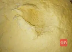 Illustration of how to make pumpkin lotus steamed buns 4