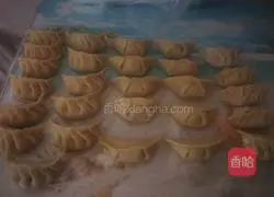 Illustration of how to make carrot and corn dumplings 5