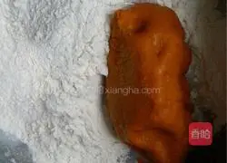 Illustration of how to make rainbow pattern steamed buns 1