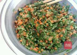 Illustration of how to make vegetable pancakes with electric pan 4