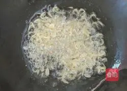 Illustration of how to make dried shrimps soy sauce fried rice 3