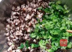 Illustration of how to make vegetarian steamed buns 6