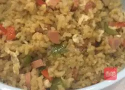 Illustration of how to make fried rice with colored pepper and eggs 4